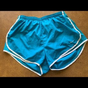 Women’s Nike Dry Fit Shorts Size L